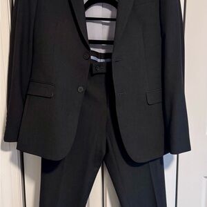 Egara Charcoal Men's Suit